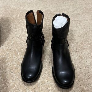 NWT Frye Black Leather Women’s  Boots